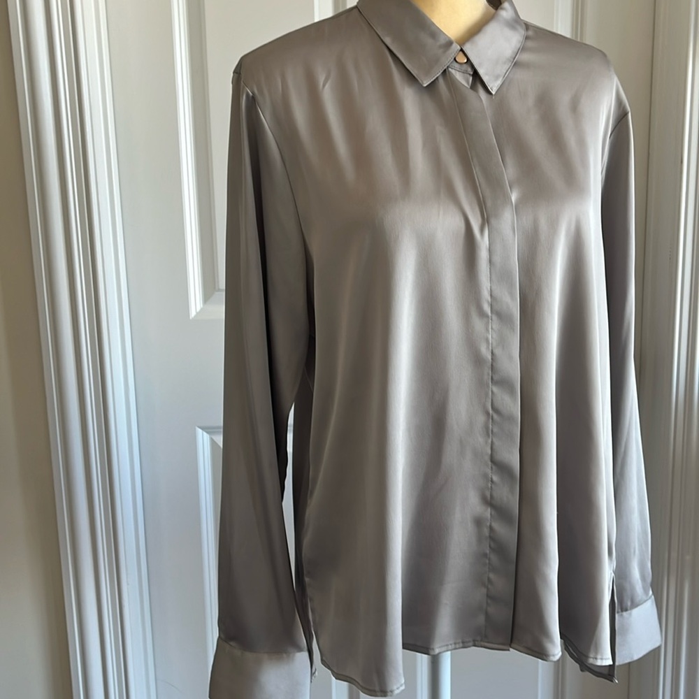 Donna Karan grey shirt L size